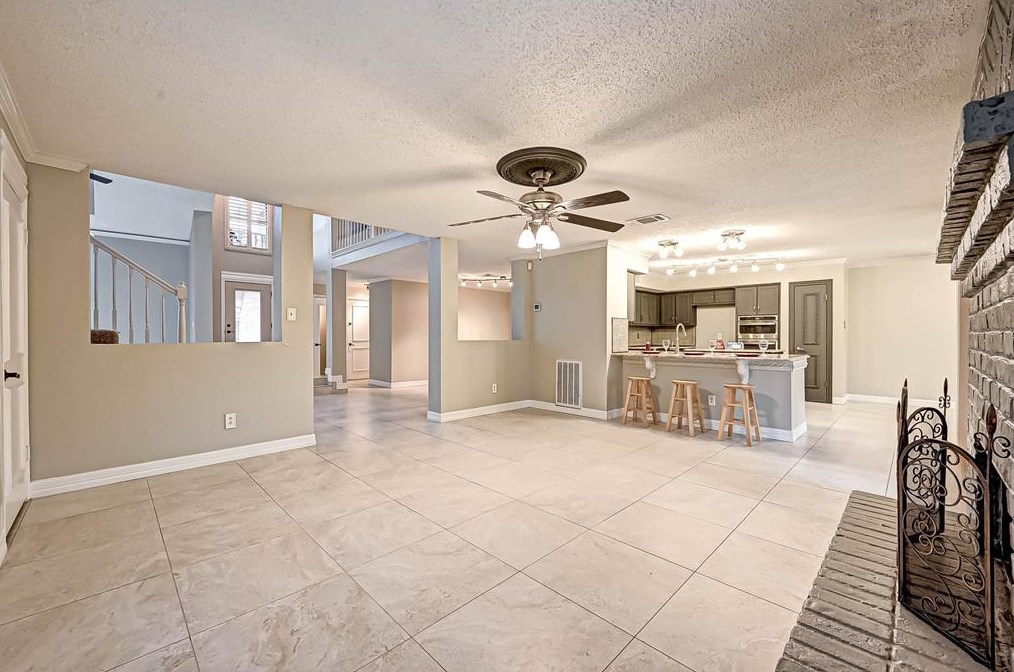 1549 Beaconshire Rd, Houston TX  77077-3868 exterior