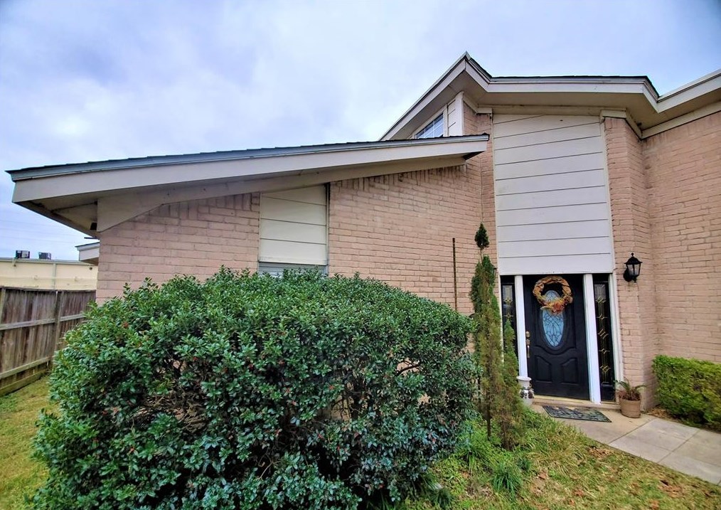 10715 Crestfield Ct, Houston TX 77070-3914 exterior