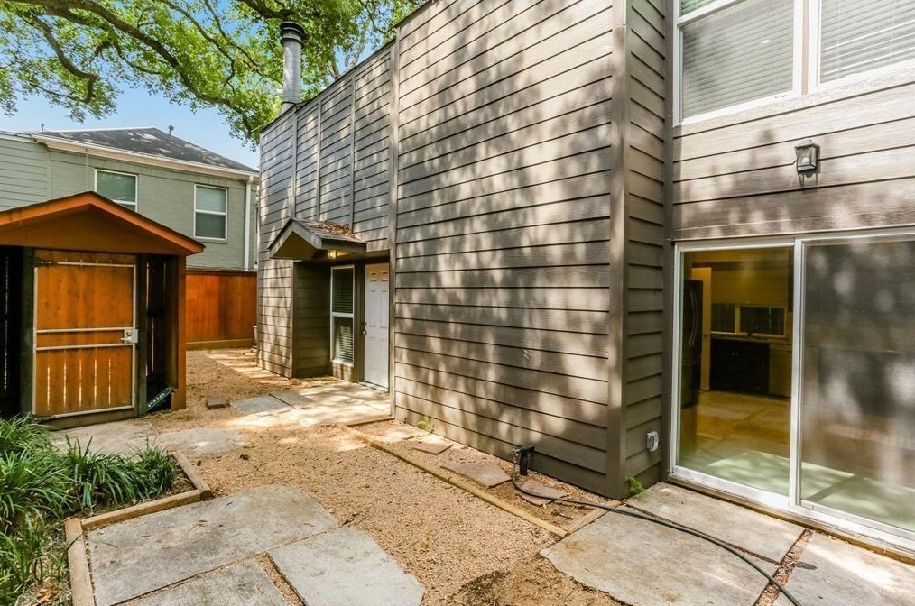 1918 Branard St, Houston TX  77098-2515 exterior
