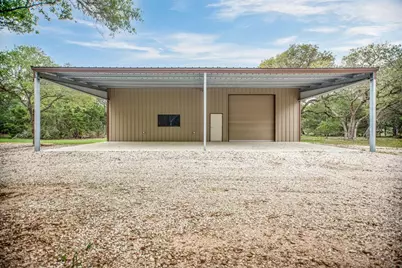 352 N Cr 1301, Edna, TX 77957 - Photo 1