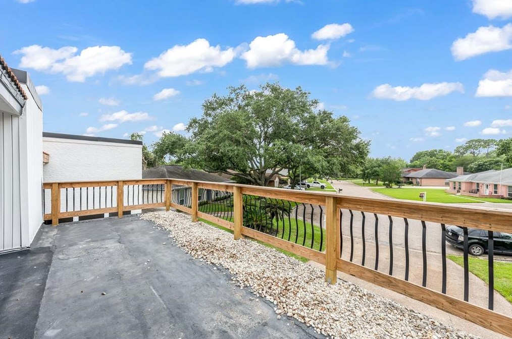 1808 Crown Ct, Texas City TX  77591-2214 exterior