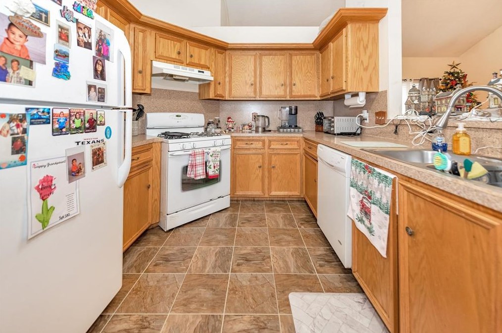 17091 Kilwinning Dr, Houston TX  77084-1844 exterior