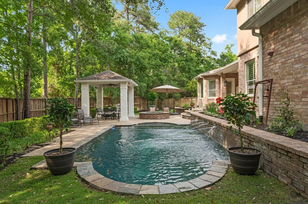 15 Balmoral Pl, Spring TX  77382-1339 exterior