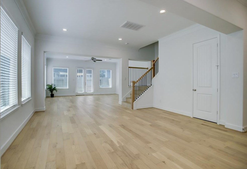 941 Wakefield Dr, Houston TX  77018-6204 exterior