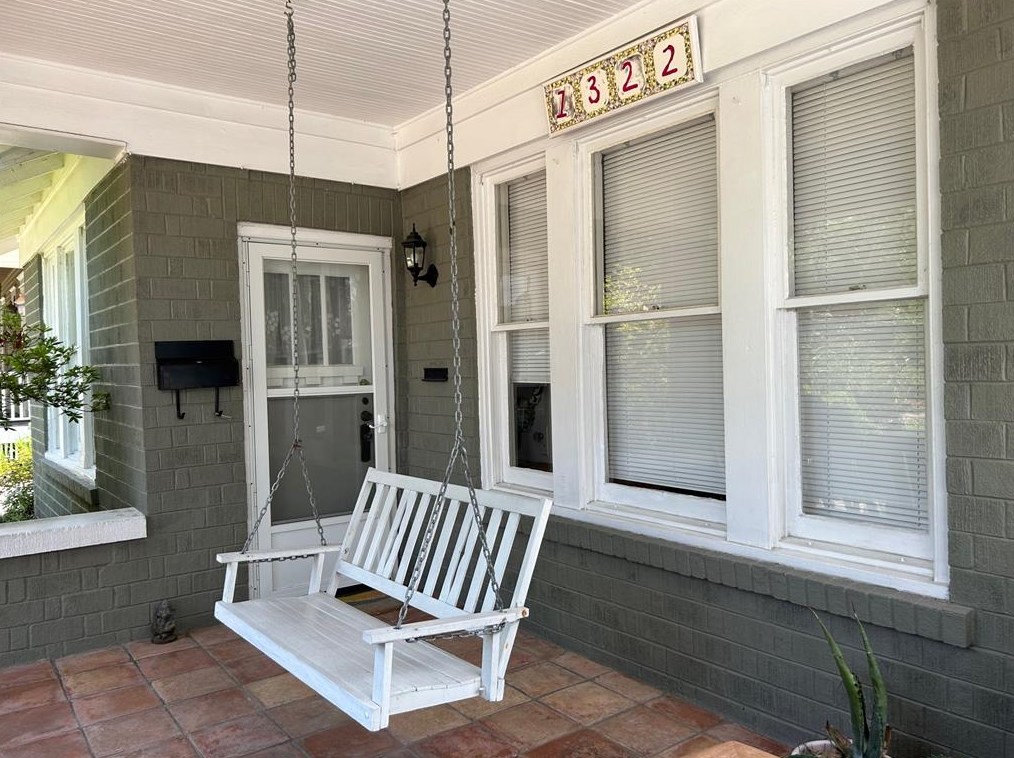 1322 Harvard St, Houston TX  77008-4245 exterior