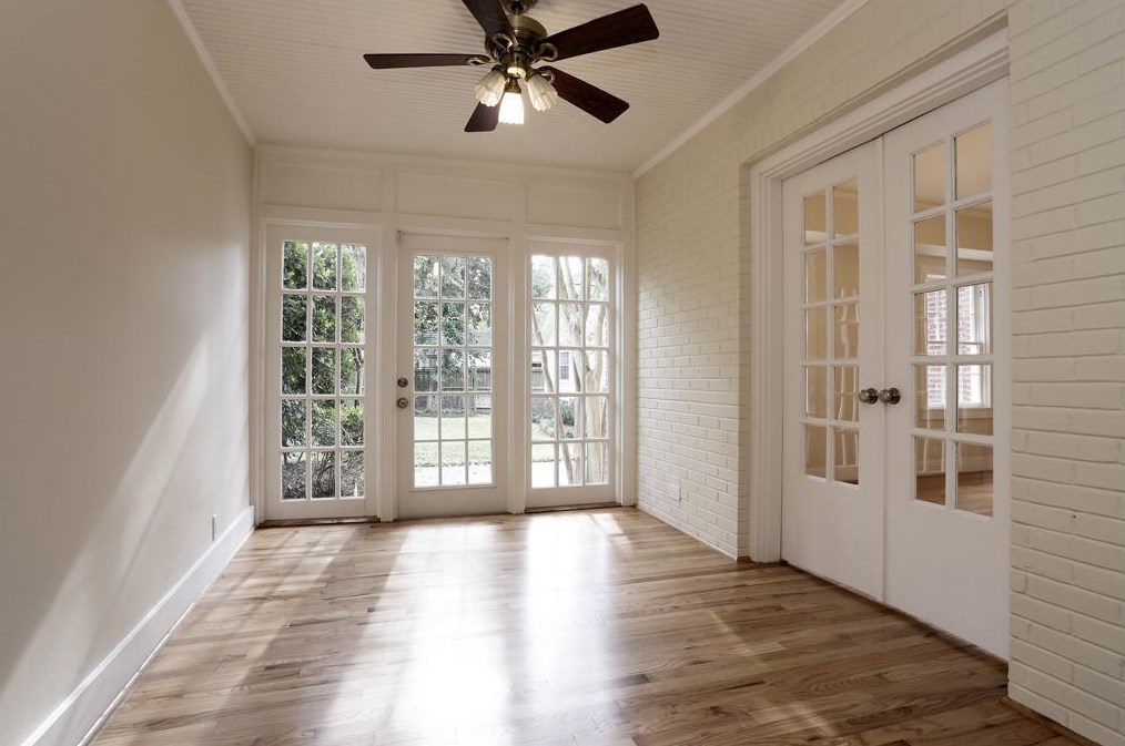 2119 Swift Blvd, Houston TX 77030-1216 exterior