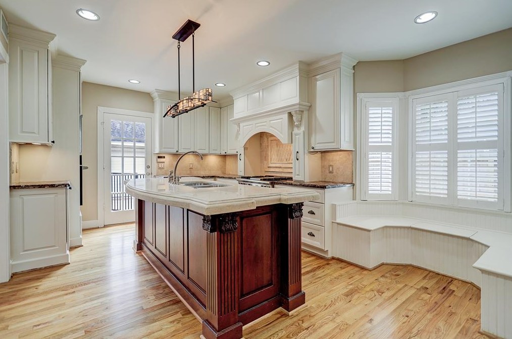 2119 Swift Blvd, Houston TX 77030-1216 exterior