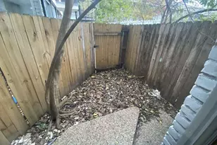 3300 Yorktown St, Houston, TX 77056 - Photo 9