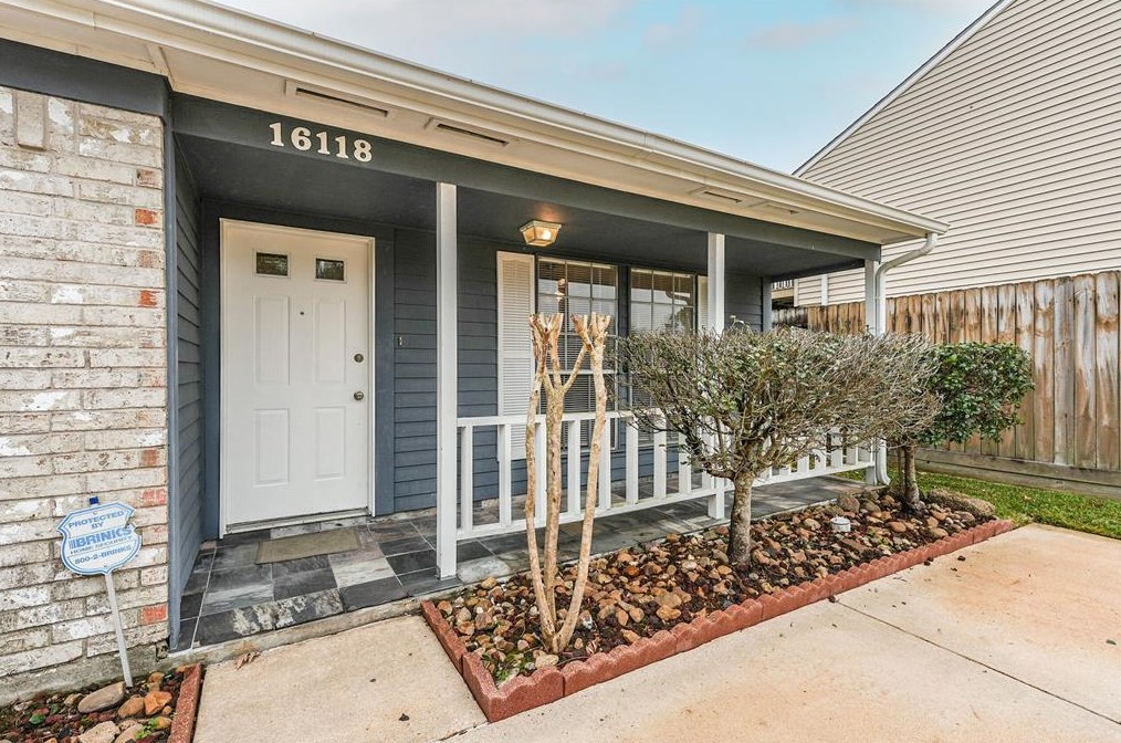 16118 Pipers View Dr, Houston TX  77598-2635 exterior