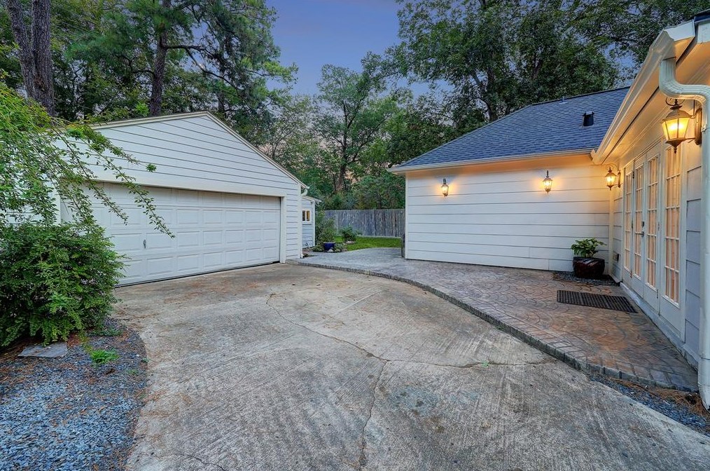 1522 Sue Barnett Dr, Houston TX  77018-5411 exterior