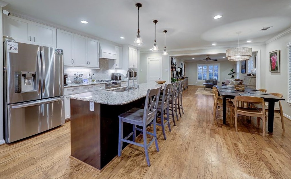 1522 Sue Barnett Dr, Houston TX  77018-5411 exterior