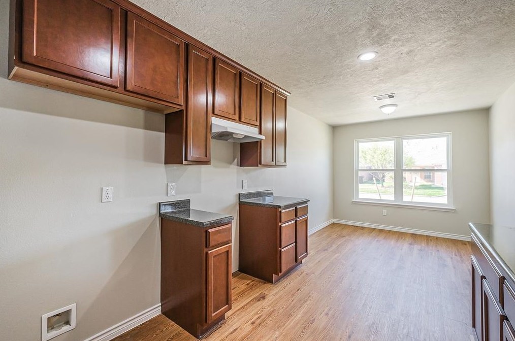 8710 Dallas Acorn St, Houston TX  77078-1104 exterior