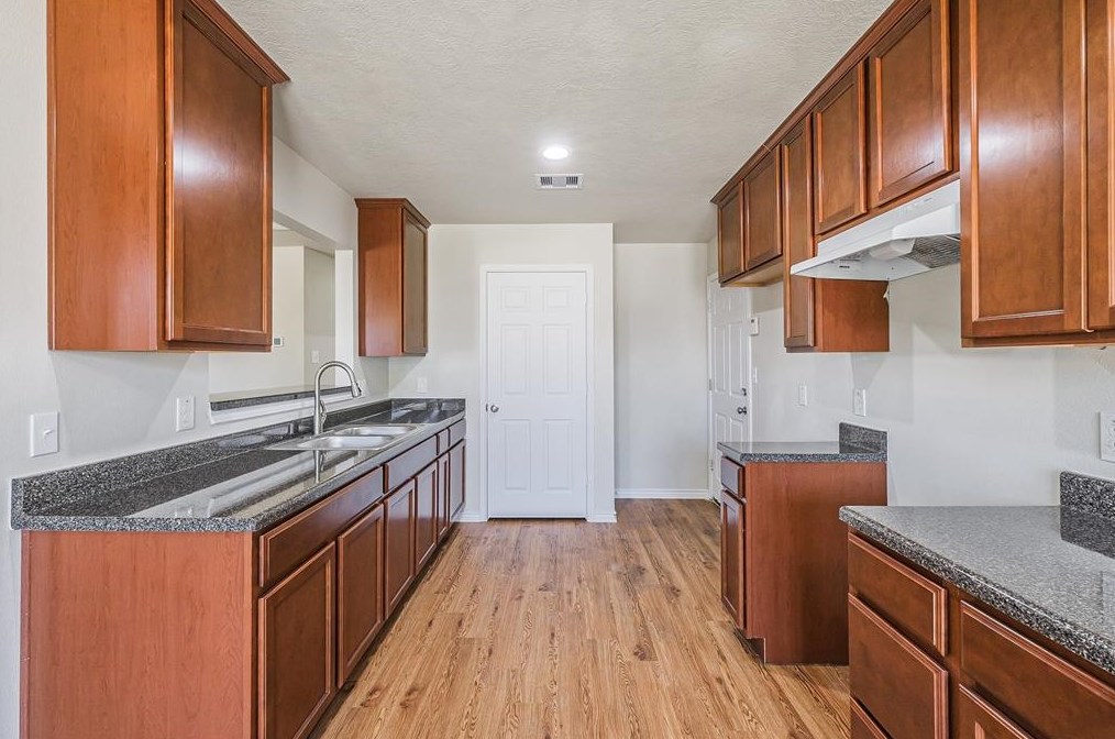 8710 Dallas Acorn St, Houston TX  77078-1104 exterior