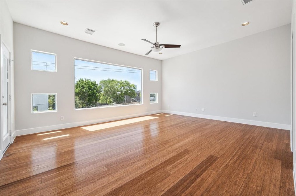 1807 Hickory St, Houston TX  77007-4178 exterior