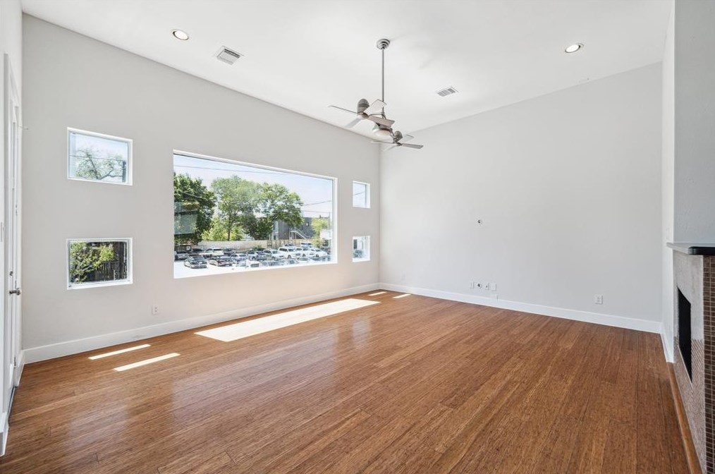 1807 Hickory St, Houston TX  77007-4178 exterior