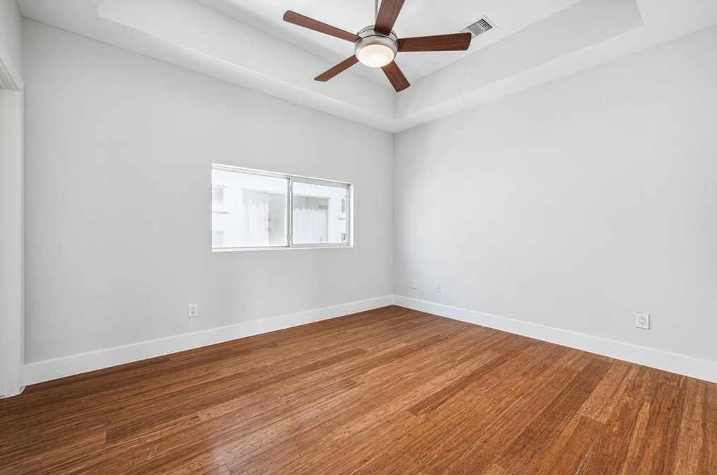 1807 Hickory St, Houston TX  77007-4178 exterior