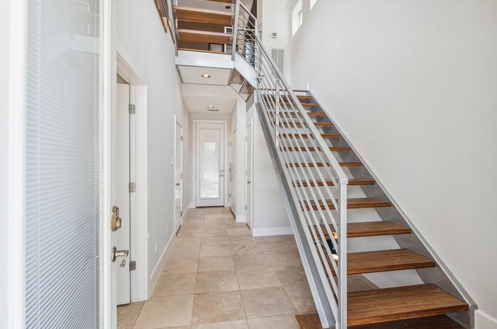 1807 Hickory St, Houston TX  77007-4178 exterior