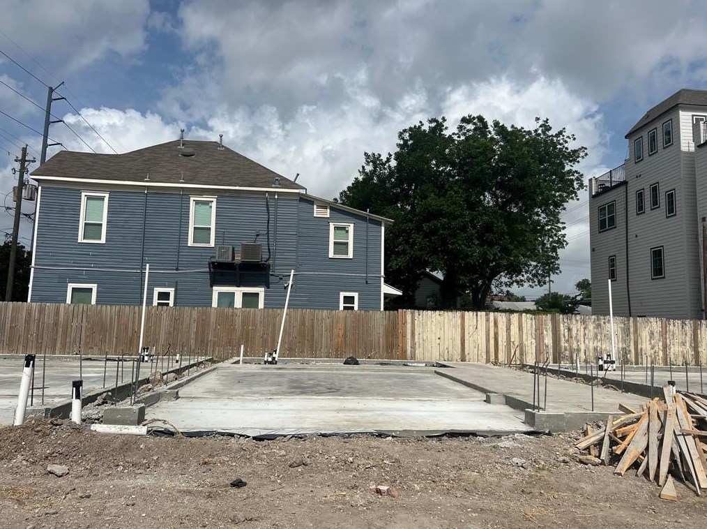 1907 Hickory St, Houston TX  77007-4133 exterior