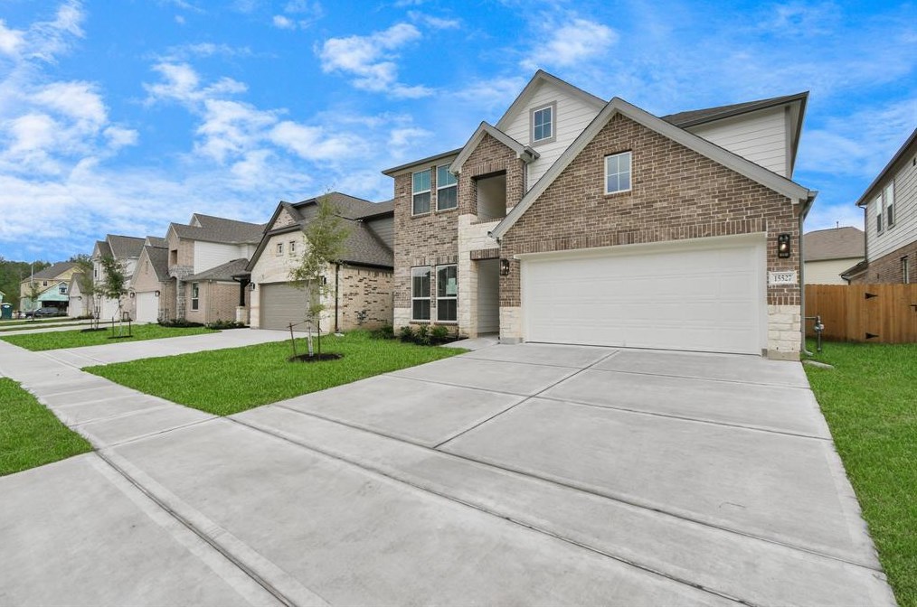 15527 Fall Fern Cir, Houston TX  77044-6199 exterior