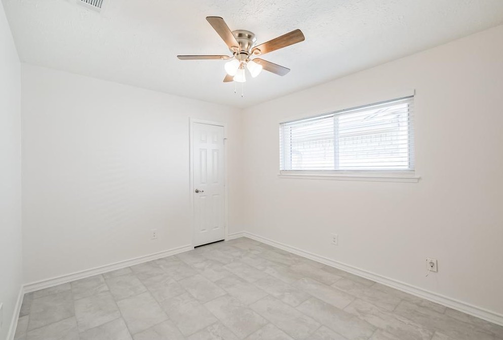 3018 Frontier Dr, Sugar Land TX  77479-1635 exterior