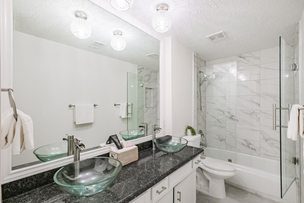 3018 Frontier Dr, Sugar Land TX  77479-1635 exterior