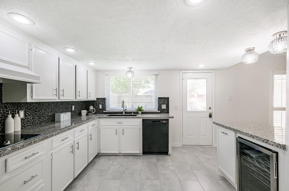 3018 Frontier Dr, Sugar Land TX  77479-1635 exterior