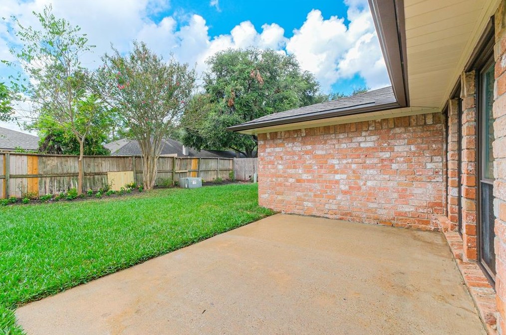 3018 Frontier Dr, Sugar Land TX  77479-1635 exterior