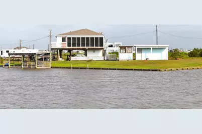 11 Chimaera Road, Sargent, TX 77414 - Photo 3