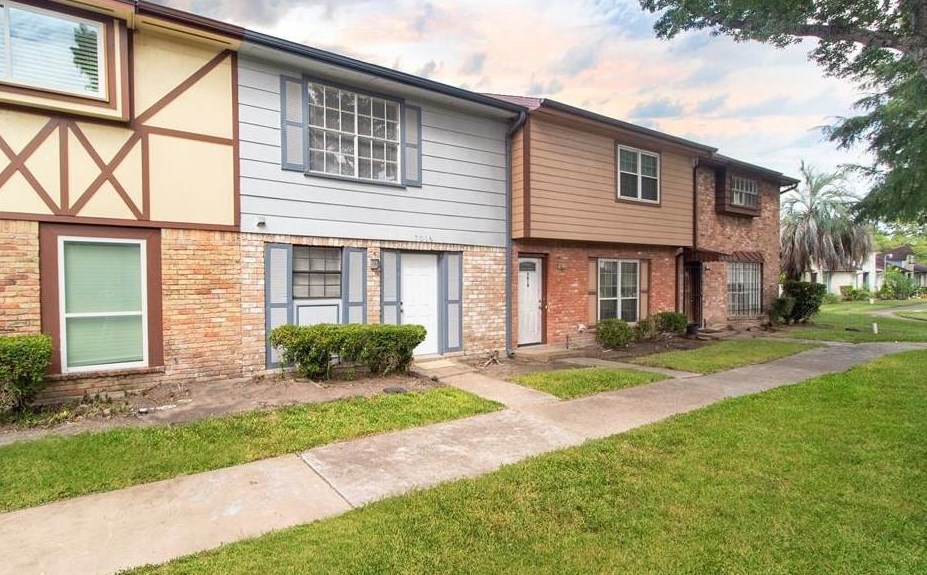 7016 Jetty Ln, Houston TX  77072-2347 exterior