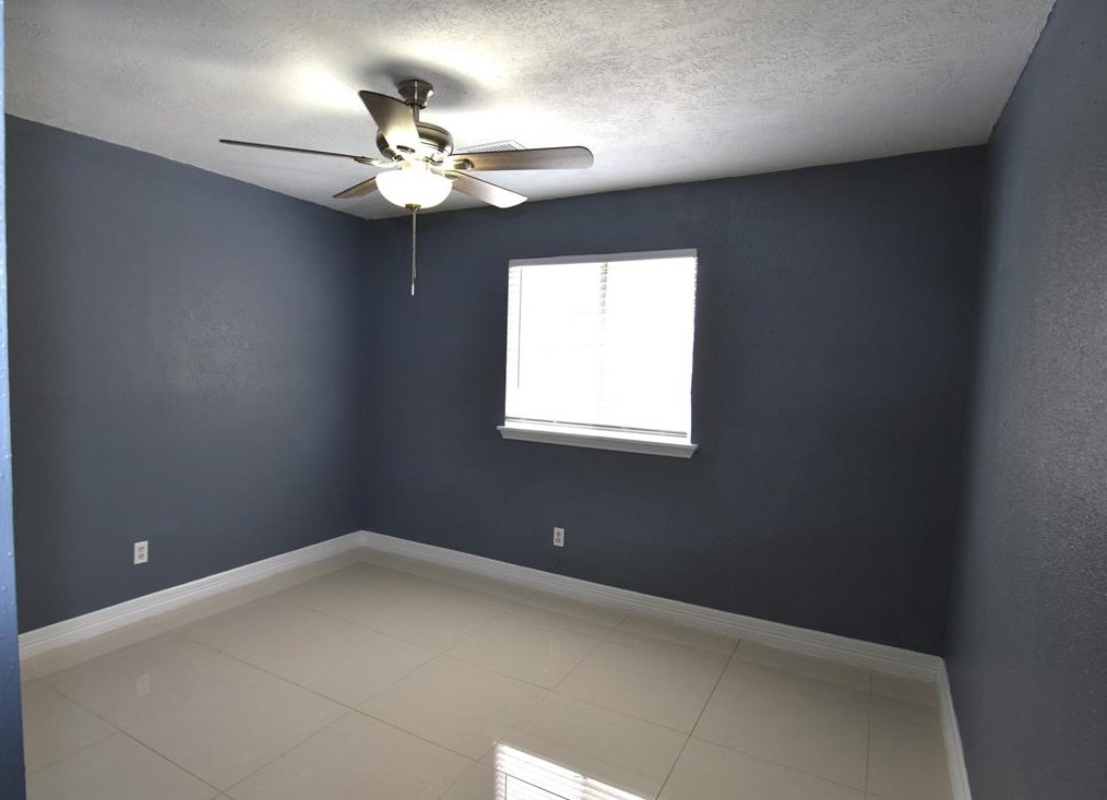 2406 Old Fort Rd, Sugar Land TX  77479-1701 exterior