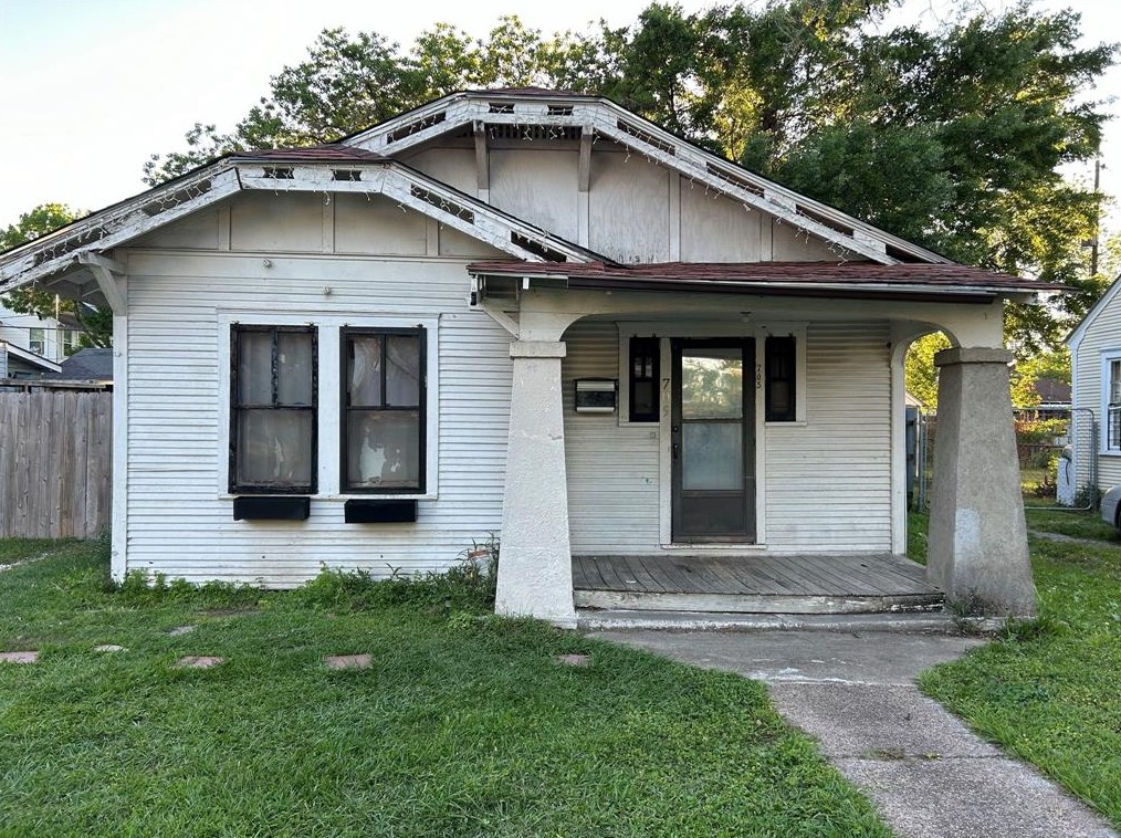 705 Walton St, Houston TX  77009-4535 exterior