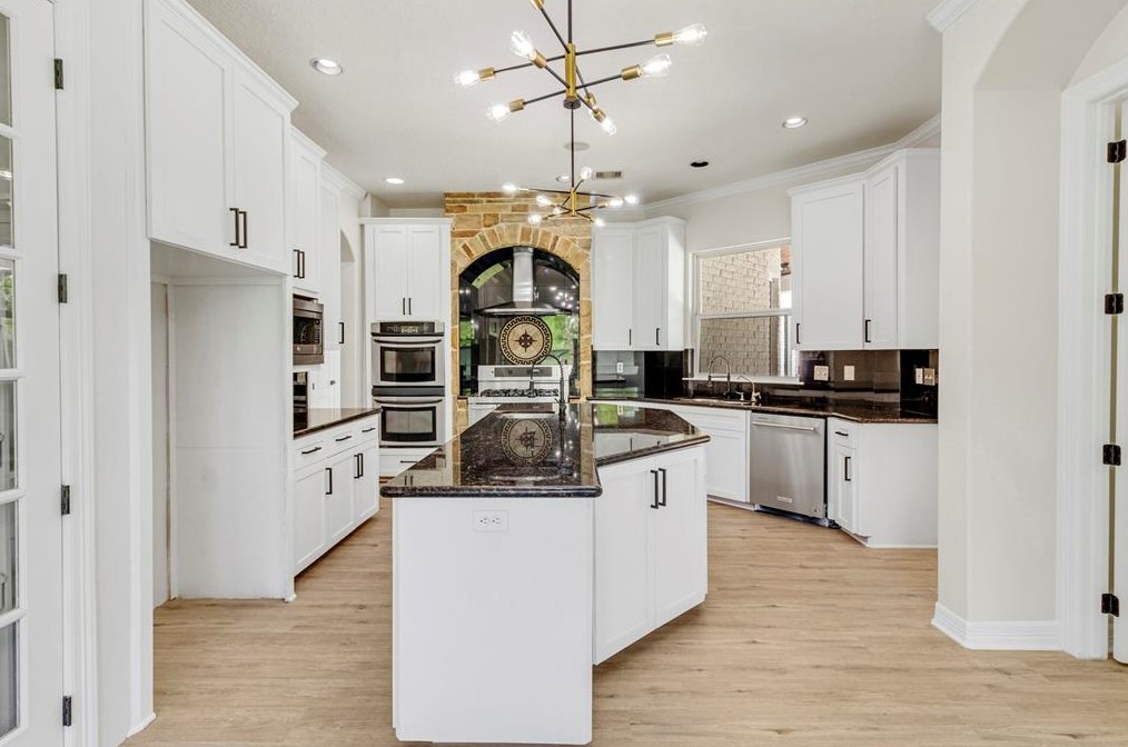 32731 Westminster Dr, Fulshear TX 77441-4098 exterior