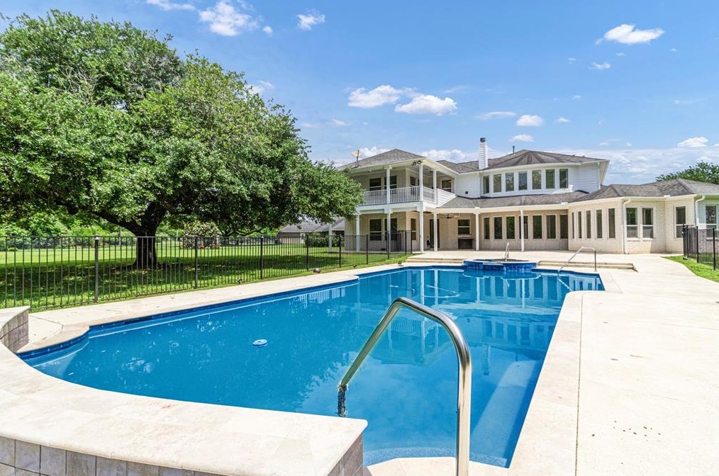 32731 Westminster Dr, Fulshear TX 77441-4098 exterior