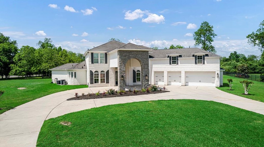 32731 Westminster Dr, Fulshear TX 77441-4098 exterior