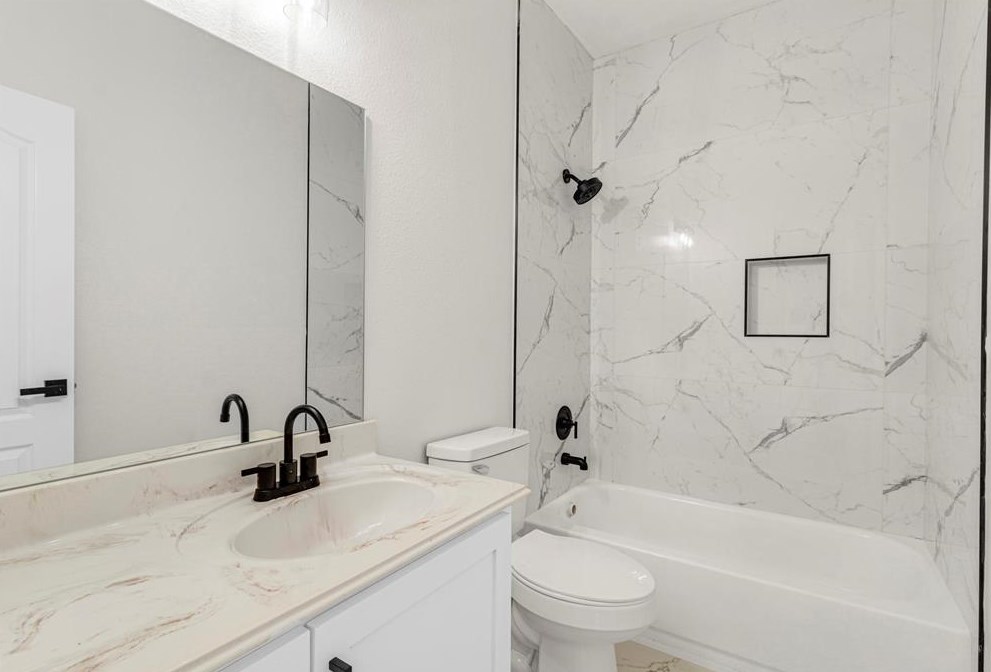 32731 Westminster Dr, Fulshear TX 77441-4098 exterior