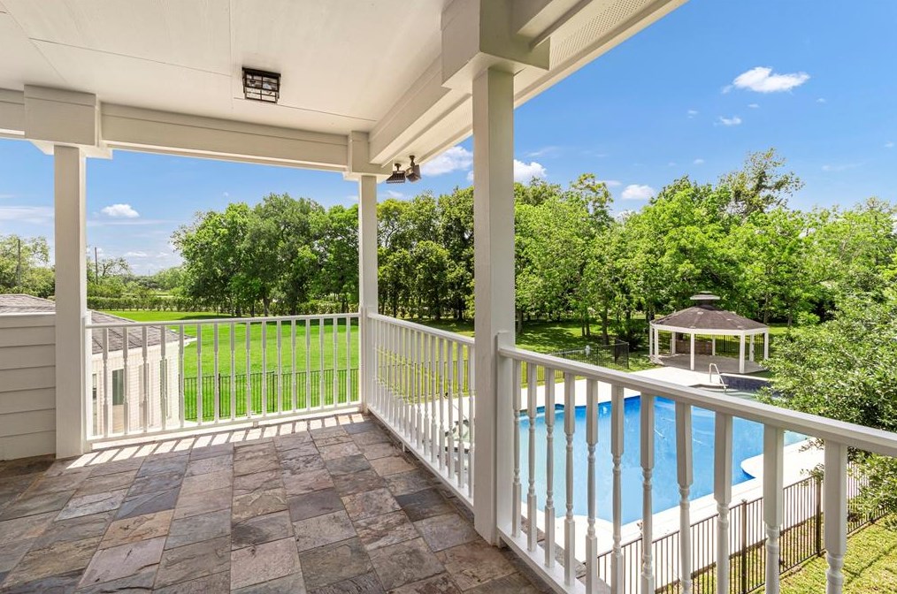 32731 Westminster Dr, Fulshear TX 77441-4098 exterior