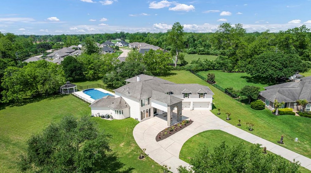 32731 Westminster Dr, Fulshear TX 77441-4098 exterior