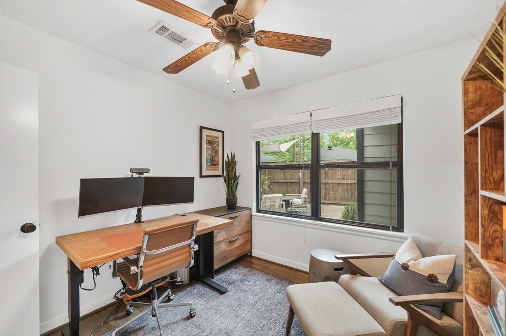 2203 Saxon, Houston TX  77092-5140 exterior