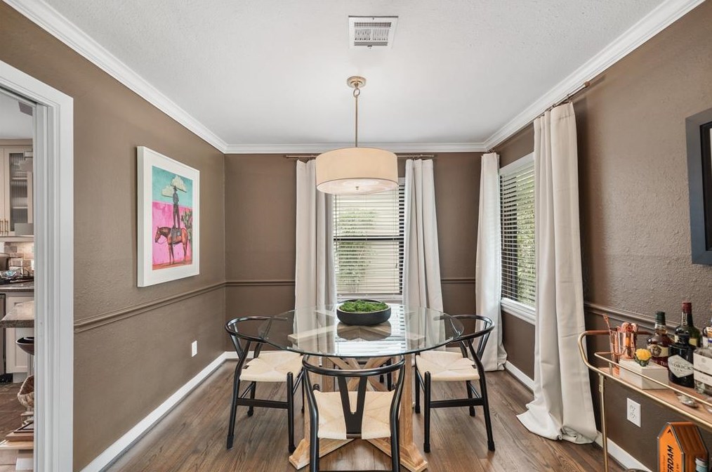 2203 Saxon, Houston TX  77092-5140 exterior