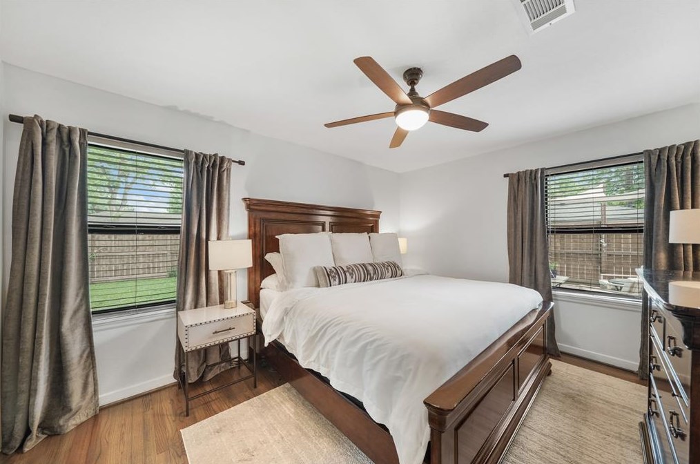 2203 Saxon, Houston TX  77092-5140 exterior