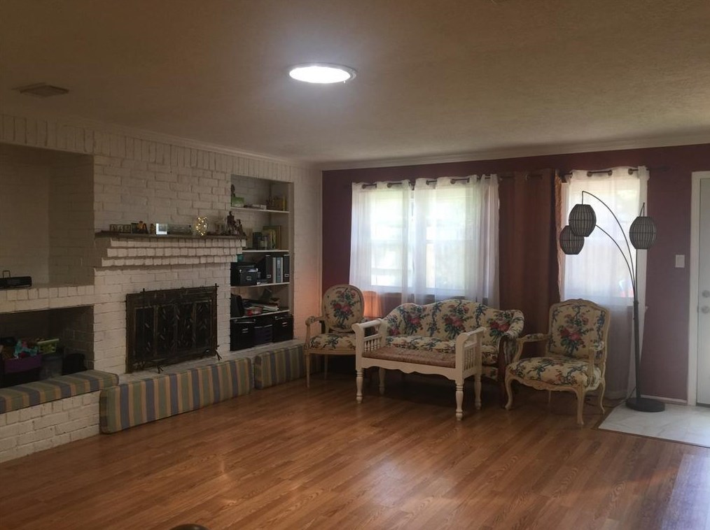 16439 Hickory Knoll Dr, Houston TX  77059-5325 exterior