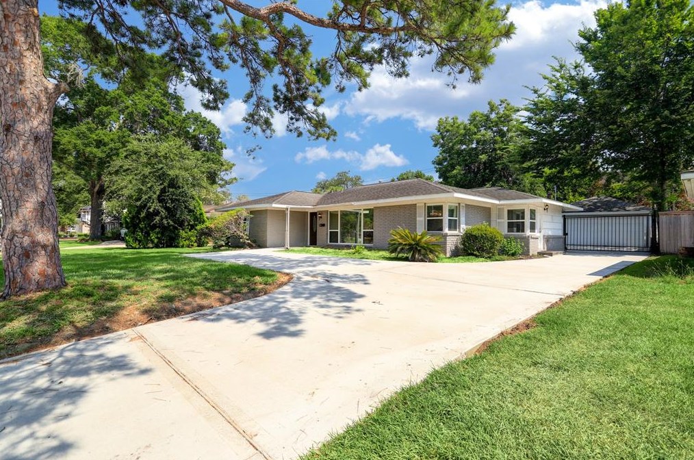 4657 Richmond Ave, Houston TX  77027-6711 exterior