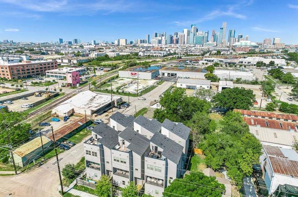 616 York, Houston TX 77003-2531 exterior