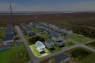 1381 Featherstone Avenue, Gilchrist, TX 77617 - Photo 23