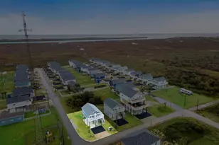 1381 Featherstone Ave, Gilchrist, TX 77617 - Photo 23