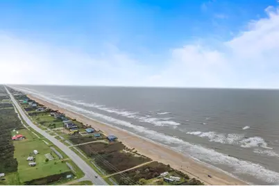 1381 Featherstone Avenue, Gilchrist, TX 77617 - Photo 25