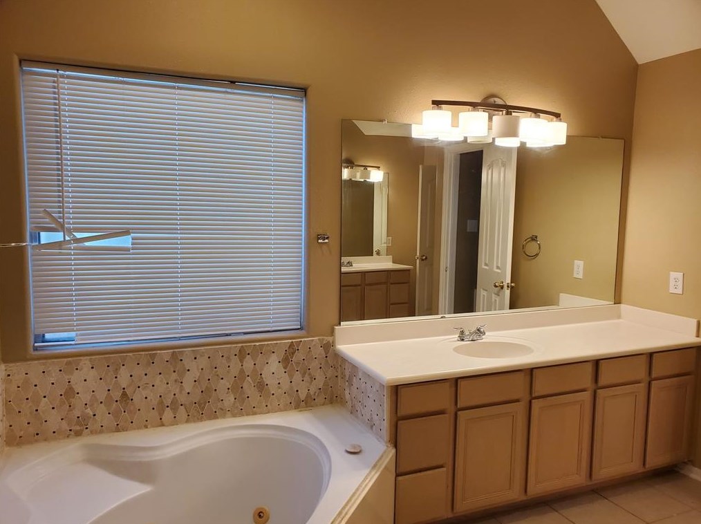 5331 Devon Grn Dr, Katy TX  77449-6087 exterior