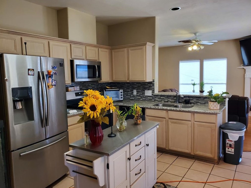 5331 Devon Grn Dr, Katy TX  77449-6087 exterior