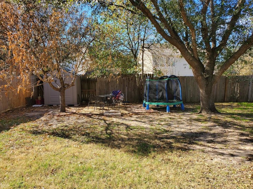 5331 Devon Grn Dr, Katy TX  77449-6087 exterior