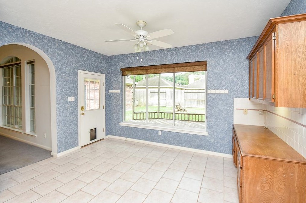 16210 Lakestone Dr, Tomball TX  77377-8551 exterior